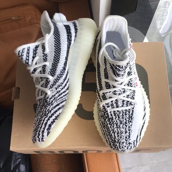 Yeezy Boost 350 V2 Zebra